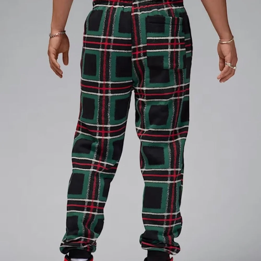 Nike Air Jordan Sweatpants Joggers Plaid Men's small Sz NEW! Green & Black & red